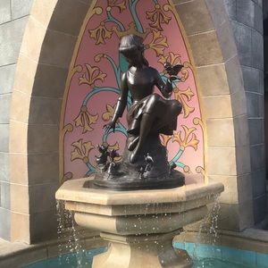 Meet your Posher, Hanni